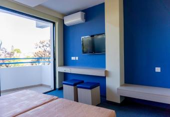 Mariandy Hotel allows 18 year olds to book a room