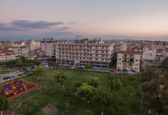 Hotel Liberty allows 18 year olds to book a room