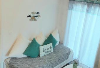 Salty Vibes -Tolo has Balcony rooms