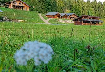 Chez Liadet has Balcony rooms