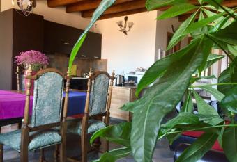 casa accogliente vista lago allows 18 year olds to book a room