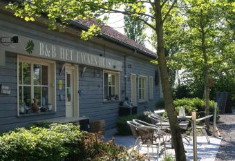 B&B Het Eycken Huys allows 18 year olds to book a room