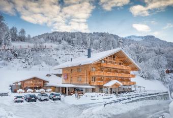 Hotel Reuti has Balcony rooms