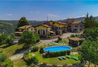 L Angolo Di Verlano has Balcony rooms