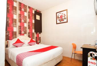 OYO 425 Mojokerto Guesthouse allows 18 year olds to book a room