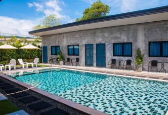 Tin-Rail House has Balcony rooms