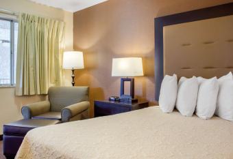 Knights Inn Sierra Vista / East Fry allows 18 year olds to book a room