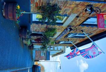 Sportsmans Valley Hotel allows 18 year olds to book a room