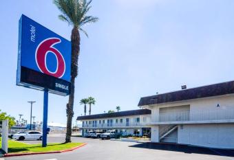 Motel 6 Indio Palm Springs Area allows 18 year olds to book a room
