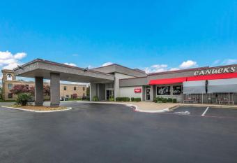 Red Roof Inn Lewisville has Smoking rooms
