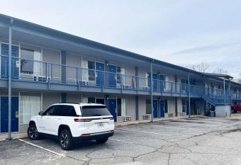 Motel 6 Spartanburg, Sc Northwest Business 85 allows 18 year olds to book a room