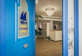 Le Vele di Balestrate has Balcony rooms