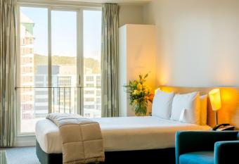 Astelia Apartment Hotel allows 18 year olds to book a room