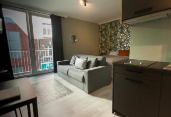 Louvain Central Residence - City Center has Balcony rooms