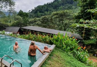 Sinharaja Forest Gate has Balcony rooms