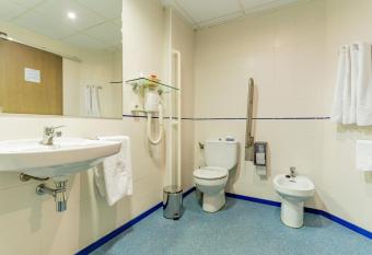 Hotel Monreal Jumilla allows 18 year olds to book a room