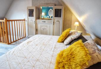 Cosy Duplex allows 18 year olds to book a room