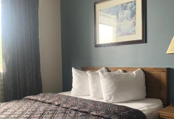Bancroft Inn & Suites allows 18 year olds to book a room
