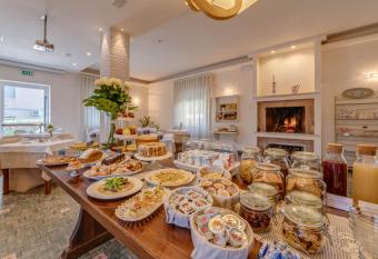 Hotel Massimo allows 18 year olds to book a room