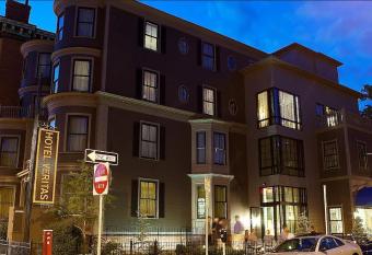 Hotel Veritas allows 18 year olds to book a room