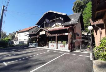 Restoran i sobe  has Balcony rooms