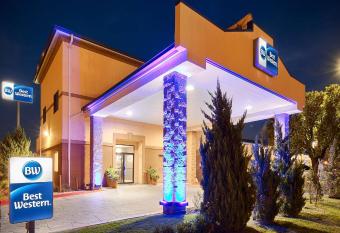 Best Western Santa Fe has Smoking rooms