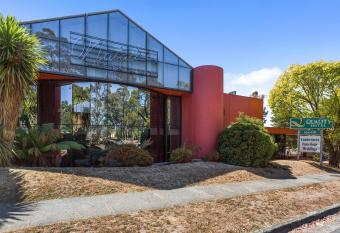 Quality Hotel Manor allows 18 year olds to book a room