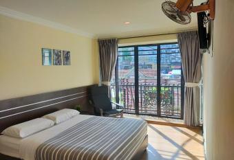 Hong Kong Hotel has Balcony rooms