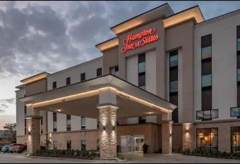 Hampton Inn and Suites Dallas/Plano Central allows 18 year olds to book a room