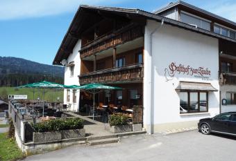Pension & Gasthof zur Taube has Balcony rooms