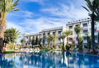 Borjs Hotel Suites & Spa has Balcony rooms