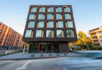 HARBR. hotel Konstanz allows 18 year olds to book a room