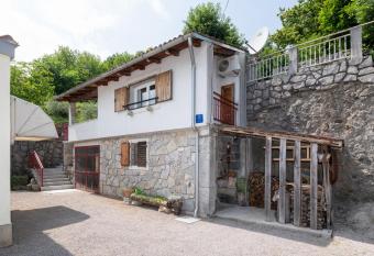 Idyllic Holiday House For Two has Balcony rooms