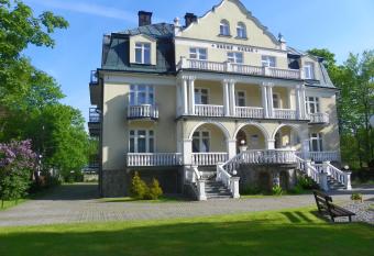 Jasny Pa  ac has Balcony rooms