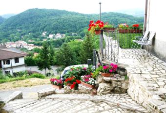 Carpinone Monte has Balcony rooms
