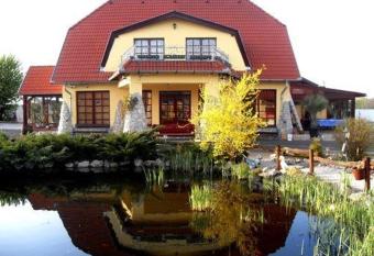 Kisfecske Vend  gh  z has Balcony rooms