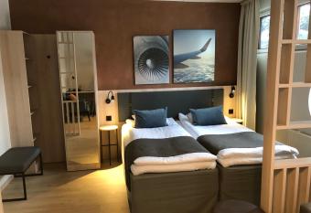 Pilot Airport Hotel has Balcony rooms