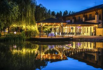 Session Hotel R  ckeve allows 18 year olds to book a room