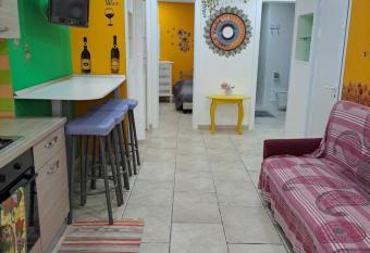 Napoli Charme allows 18 year olds to book a room