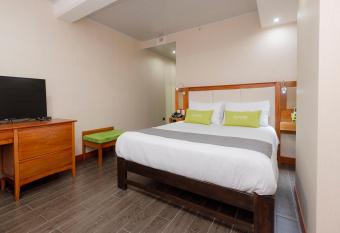 Ayenda La Luna Inn allows 18 year olds to book a room