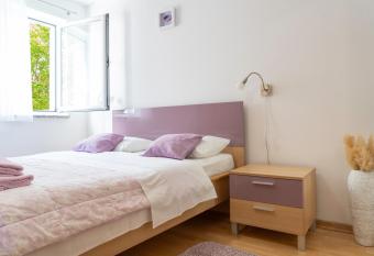 Apartments Lila has Balcony rooms