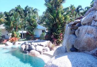 Mossman Resort Holiday Villas has Balcony rooms