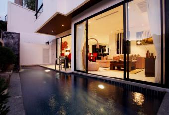 By The Lake Villas has Balcony rooms