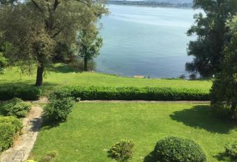 Casa Laura allows 18 year olds to book a room