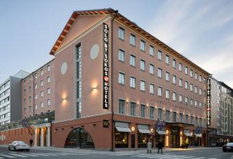 Solo Sokos Hotel Turun Seurahuone allows 18 year olds to book a room