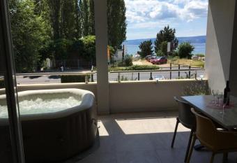 House Omis (3422) has Balcony rooms