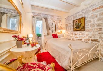 Villa Segalla allows 18 year olds to book a room