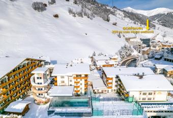 Alpenhof has Balcony rooms