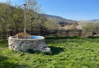 Smart and Cozy Nature House has Balcony rooms