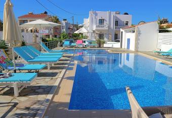 Sonio Beach - Que Bella Collection allows 18 year olds to book a room